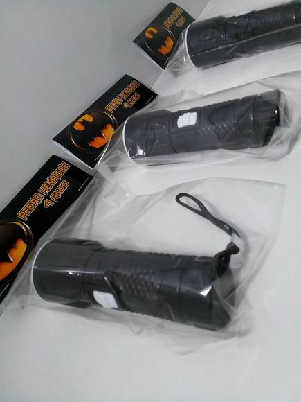Mini Lanterna de Plástico Sortidas Lapela Tema Batman