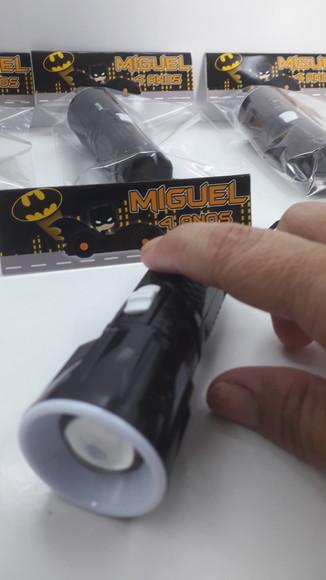Mini Lanterna de Plástico Sortidas Lapela Tema Batman