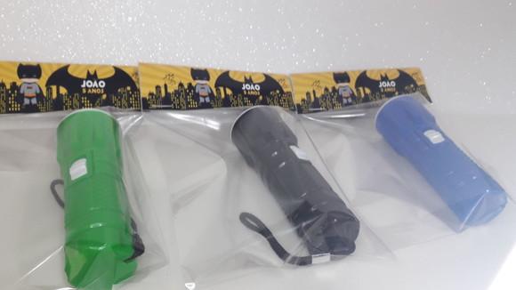 Mini Lanterna de Plástico Sortidas Lapela Tema Batman