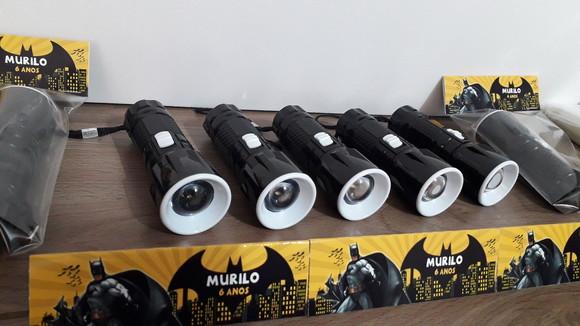 Mini Lanterna de Plástico Sortidas Lapela Tema Batman