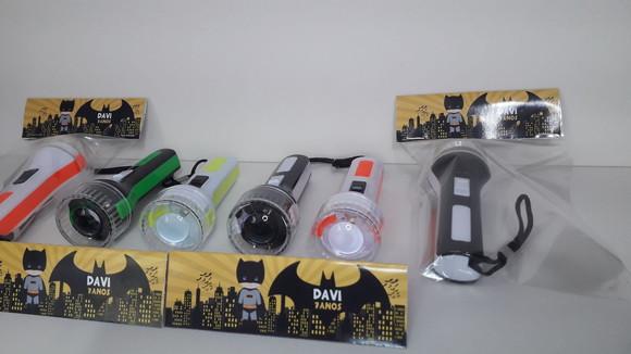 Mini Lanterna de Plástico Sortidas Lapela Tema Batman