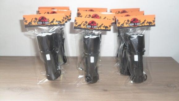 Mini Lanterna de Plástico Sortidas Lapela Tema Dinossauro