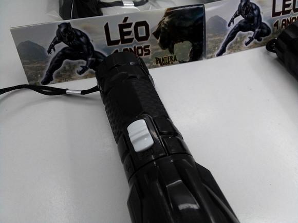 Mini Lanterna de Plástico Sortidas Lapela Tema Pantera Negra