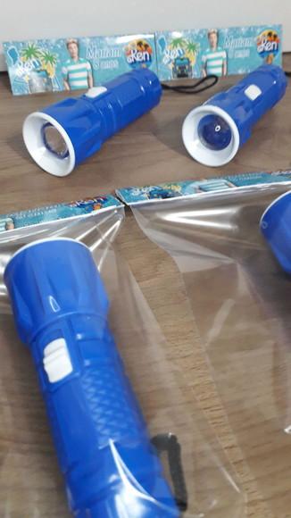 Mini Lanterna de Plástico Sortidas Lapela Tema Ken