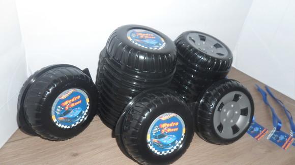 Pote em Formato de Roda Capacidade: 340 ml Hot Wheels
