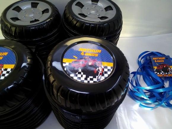 Pote em Formato de Roda Capacidade: 340 ml Tema Blaze