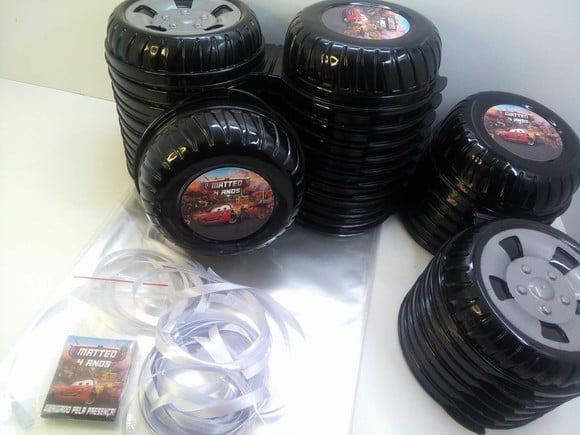 Pote em Formato de Roda Capacidade: 340 ml Tema Carros