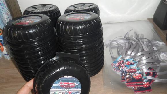 Pote em Formato de Roda Capacidade: 340 ml Tema Carros