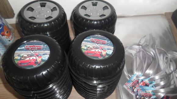 Pote em Formato de Roda Capacidade: 340 ml Tema Carros