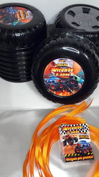 Pote em Formato de Roda Capacidade: 340ml Hot Wheels Monste