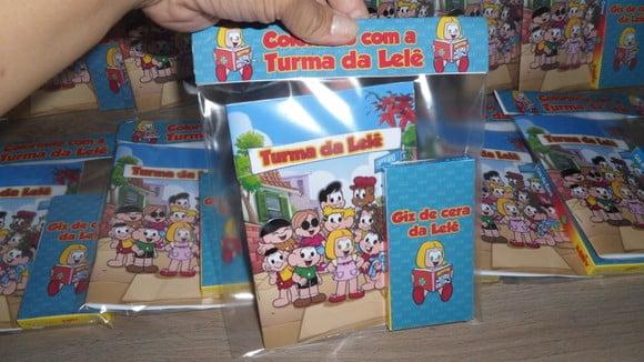 Revistinha com 12 Desenhos P/colorir + Giz Turma da Mônica