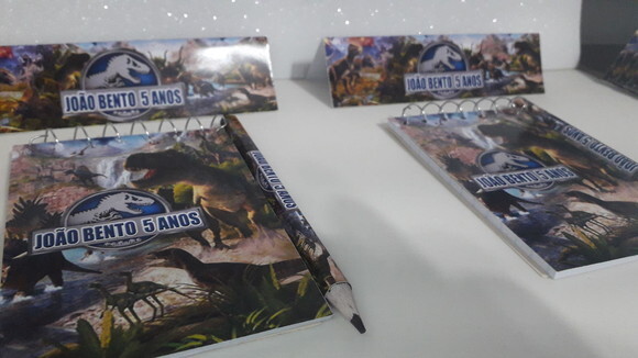 Bloquinho Mini Lápis + Lapela Tema Dinossauro
