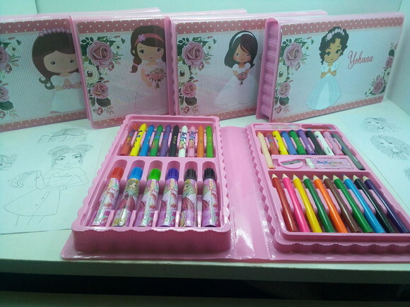 Lembrancinha Dama e Pajem Estojo de Colorir com Desenhos Kit com 