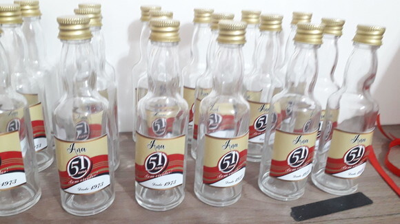 Lembrancinha Garrafinha de Vidro Cachaça 51