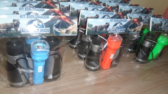Kit Binoculo Prata + Mini Lanterna Tema Dinossauro