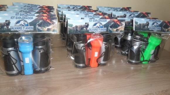 Kit Binoculo Prata + Mini Lanterna Tema Dinossauro
