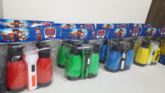 Kit Binoculo Zoom 4 Vezes e Lanterna Filme Patrulha Canina