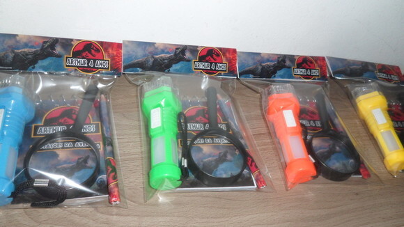 Kit Bloquinho + Mini Lápis + Lanterna + Lupa Dinossauro