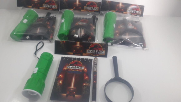 Kit Bloquinho + Mini Lápis + Lanterna + Lupa Jurassic Park