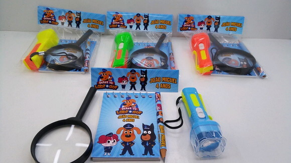 Kit Bloquinho + Mini Lápis + Lanterna Tema Detetive Labrador