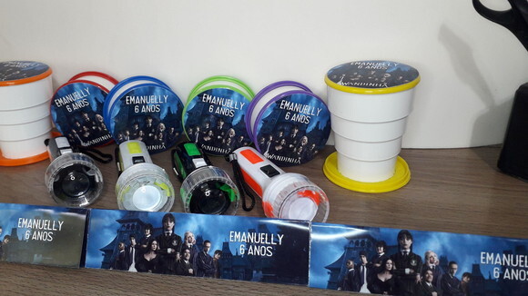 Kit Copo Retratil + Mini Lanterna Personalizado Wandinha