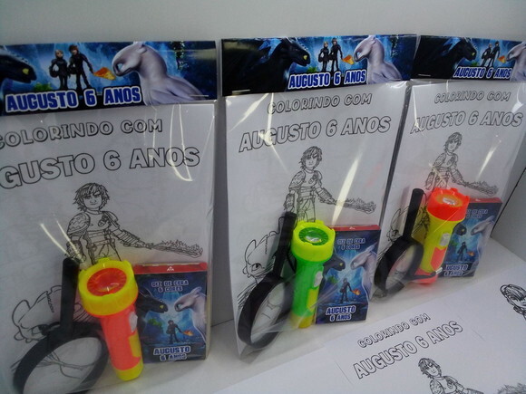 Kit de Desenhos para Colorir + Giz de Cera + Lanterna + Lupa