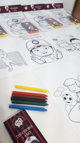 Kit de Desenhos para Colorir com Giz de Cera Futebol