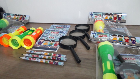 Kit Dpa Bloquinho + Mini Lápis + Lanterna + Lupa