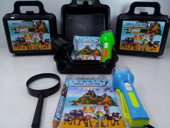Kit Maletinha Plastica + Lupa + Lanterna +bloquinho+lápis