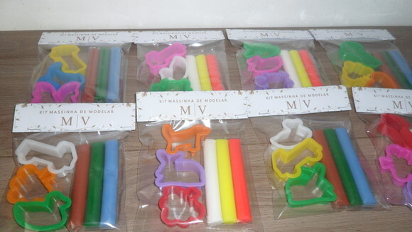 Kit Massinha de Modelar com 3 Cores + 3 Cortadores