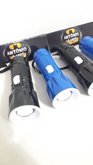 Mini Lanterna de Plástico Sortidas Lapela Tema Batman