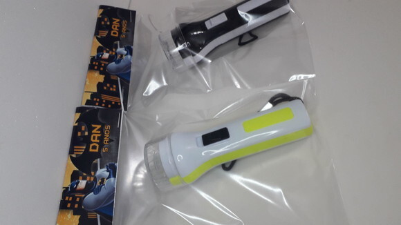 Mini Lanterna de Plástico Sortidas Lapela Tema Batman
