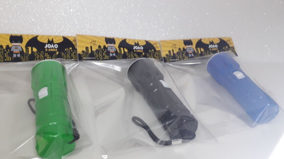 Mini Lanterna de Plástico Sortidas Lapela Tema Batman