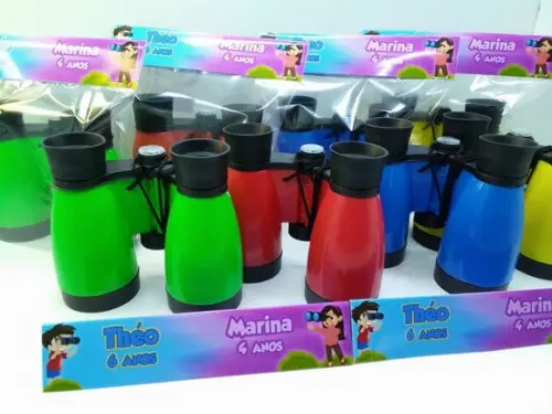 Binoculo de Plástico Colorido Tema Menino e Menina