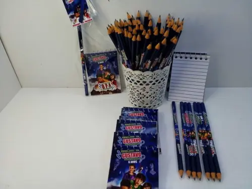 Bloquinho + Mini Lápis + Tag + Fita Cetim Tema Detetives