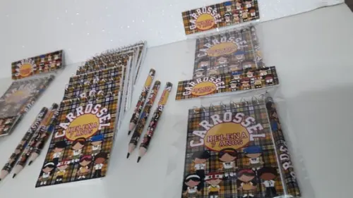 Bloquinho Mini Lápis + Lapela Tema Carrossel