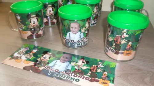 Caneca Acrilica para Foto Tampa de Rosquear Mickey Safari