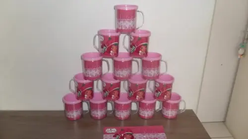 Caneca Acrilica para Foto Tampa de Rosquear Moranguinho