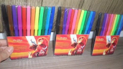Canetinhas Kit com 12 Cores Tema Rei Leão