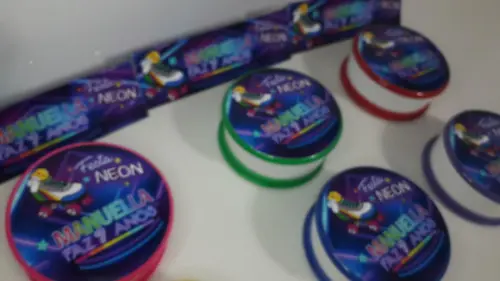 Copo Retratil ou Copo Sanfonado Tema Festa Neon