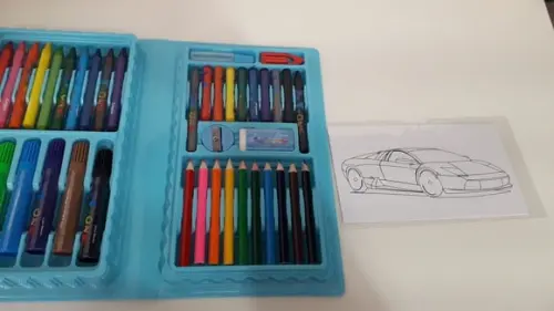 Estojo de Colorir com 4 Desenhos Kit com 46 Peças Dama e Paj