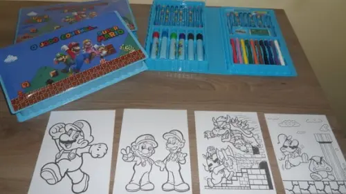 Estojo de Colorir com 4 Desenhos Kit com 46 Peças Mario