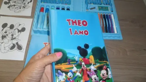 Estojo de Colorir com 4 Desenhos Kit com 46 Peças
