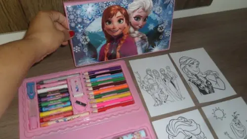 Estojo de Pintura com 48 Peças Desenhos Tema Frozen