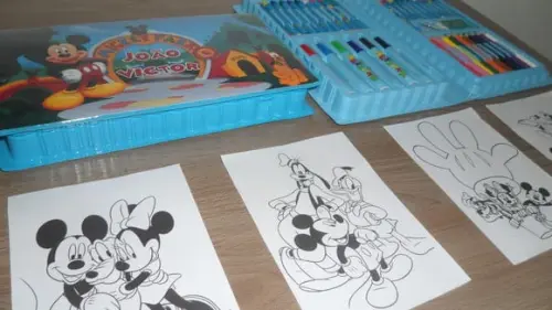 Estojo de Pintura com 48 Peças Desenhos Tema Mickey