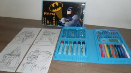 Estojo de Pintura com 48peças Desenhos Tema Batman