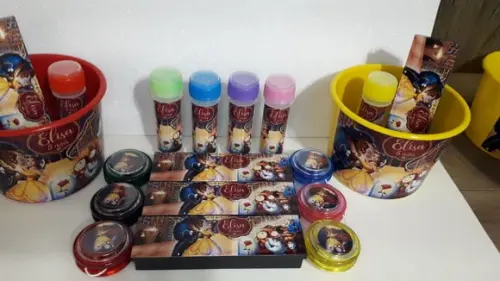 Kit Balde de Pipoca + Bolha de Sabão+ Ioio Tema a Bela e a F
