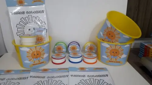 Kit Balde de Pipoca + Copo Retratil + Kit de Colorir com Giz