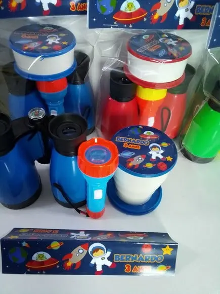 Kit Binoculo + Copo Retratil Cores Sortidas + Lanternas