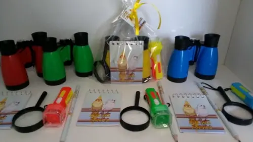 Kit Binoculo + Lanterna + Lupa + Bloquinho + Lápis